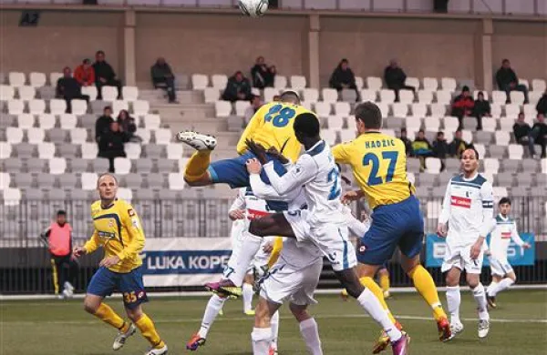 Jutri se na Bonifiki obeta zanimiv primorski derbi 