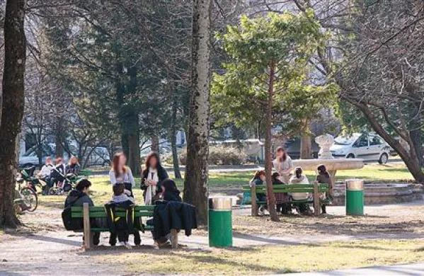 Zaradi groženj mladi Vipavki je na zatožno klop sedla še mati surovega izsiljevalca