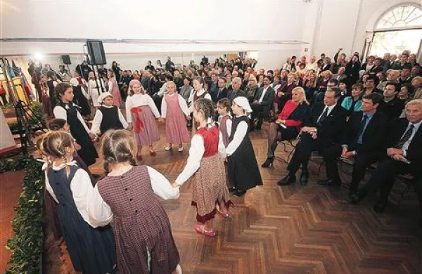 V Izoli &scaron;teje javno &scaron;olstvo že osem stoletij