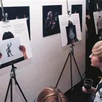 Likovna dela gimnazijcev (kuratorka razstave je diplomantka Tartu Art College v Estoniji Liisi Reitalu) bodo iz koprskega teatra potovala v več slovenskih in italijanskih knjižnic