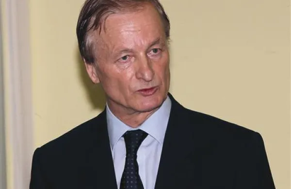 Metod Mezek: “Od skrbnega načrtovanja dela, kratkih čakalnih vrst in dobrega vodenja bo odvisno, ali bo naše zdravstvo konkurenčno v EU.”