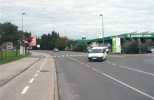 V prihodnje bodo križišče ob Agrarii preuredili v krožišče in Tomosovo območje povezali z mostičkom čez Badaševico  