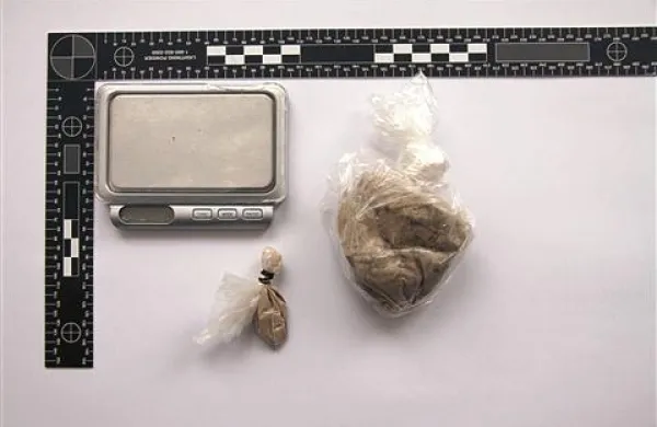 Heroin in kokain so čez slovensko-hrvaško mejo tihotapili tudi v telesnih odprtinah