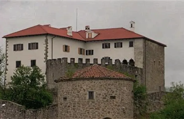 Bistričani so nejevoljni, saj bi lahko zaradi župana njihova znamenita srednjeveška graščina ostala brez muzejskih predmetov in kustosa ter postala grad duhov