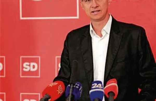 Združena lista Mladega foruma SD Spartacus še vedno podpira program, vrednote in delovanje stranke SD (na fotografiji je predsednik SD Igor Lukšič), zato še vedno deluje znotraj njenega podmladka 