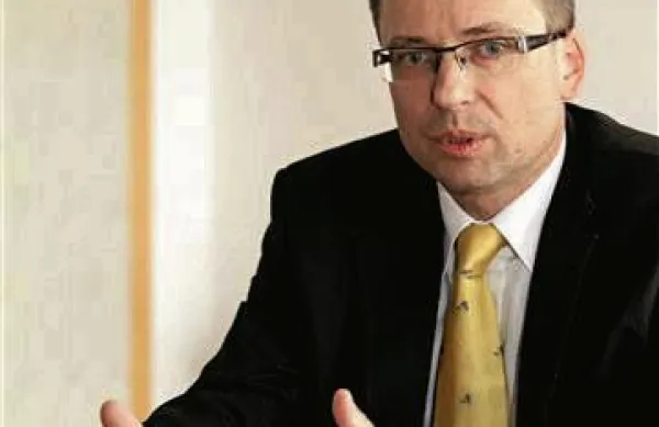 Na ministrstvu za infrastrukturo zavračajo očitke iz anonimne ovadbe zoper ministra Zvoneta Černača