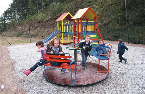 Otroke  prav nič ne moti, da so igrala rabljena