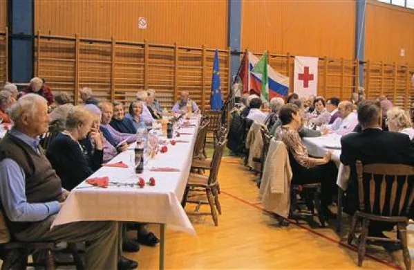 Krajevna organizacija Rdečega križa Bilje in Društvo upokojencev Bilje sta tudi letos pripravila srečanje starejših občanov