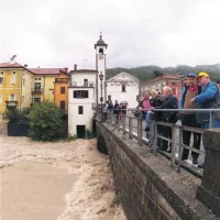 V Kanalu so jo spet najbolj skupile hiše v središču kraja; bolj ali manj je ni bilo, kjer ne bi v spodnje prostore vdrla voda