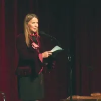 Slavnostna govornica je bila Ljoba Jenče, ohranjevalka ljudskega spomina 