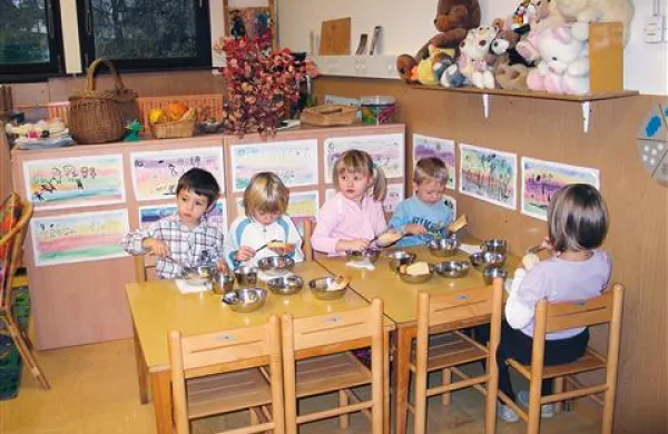 V postojnskem vrtcu se spet nekaj “kuha” - tokrat ne v vodstvu, ampak med delavci v kuhinji. Očitki naj bi leteli tudi na kakovost pripravljene hrane in na ustrezno higieno. Gre vse skupaj na račun malčkov?  