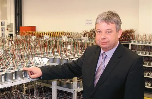 Kolektor stresel Avtoelelektriko: nova energija ali začetek vojne