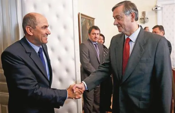 Predsednik Türk in premier Janša sta si včeraj segla v roko 