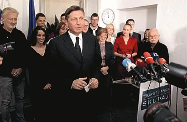 Borut Pahor po polovici preštetih glasovnic za dobre tri odstotke vodi pred Danilom Türkom  