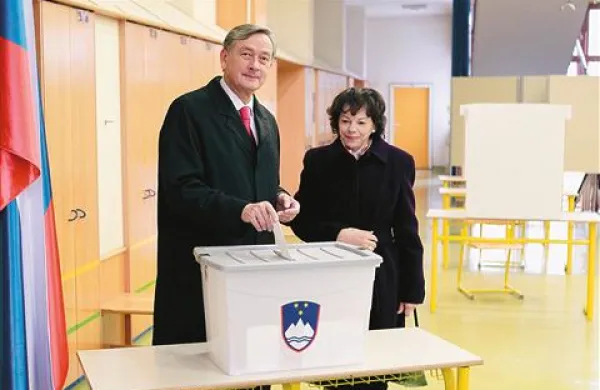 Danilo Türk je svoj glas oddal skupaj s soprogo Barbaro Miklič Türk