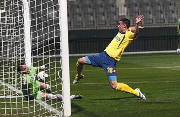 Mož odločitve je bil srednji branilec Bojan Đukić, ki je edini zatresel mrežo na celjskem stadionu (fotografija je iz arhiva)