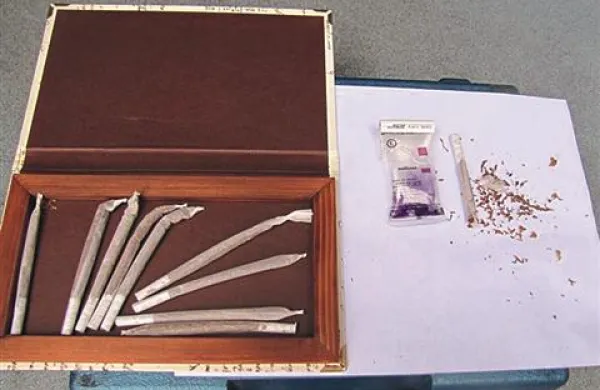 Na mejnem prehodu Dragonja so zasegli deset cigaret z marihuano