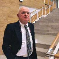 Matjaž Garzarolli: “Moji  nasveti za boljšo ureditev kraške arhitekture so zaščita ambienta, pa malo več znanja, malo več študija, malo več vestnosti, predvsem pa ne take razpuščenosti.” 