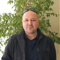 Matej Mljač: “Gre za tip hiše, ki je preplavil pokrajino od Furlanije do Bitole. Težava je, da so jo Kraševci vzeli za kraško arhitekturo, čim so dodali dve jerti in dva vrtna palčka.”