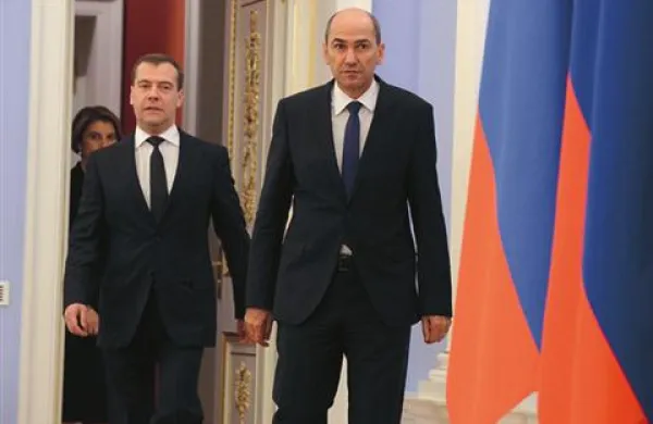 Janez Janša se je sestal z Dmitrijem Medvedjevom 
