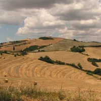 Po napetem koncu tedna na severu Italije hude poplave trenutno pestijo predvsem Toskano