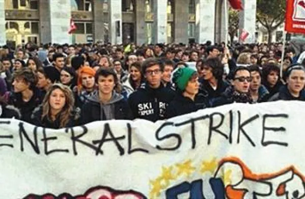 Protestov se je udeležilo približno 1500 oseb