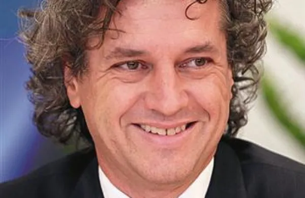 Robert Golob