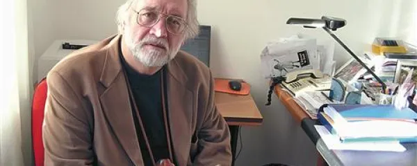 Stojan Spetič je novinar, nekdanji senator KP Italije iz Trsta
