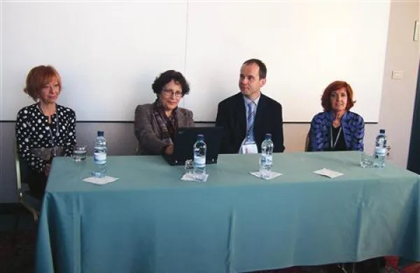 Na razmere v družbi so  opozorili (z leve) Blanka Kores-Plesničar, Zdenka Čebašek Travnik, Peter Pregelj in Martina Tomori 