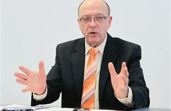 Poslanska skupina PS je pripravila interpelacijo zoper ministra za notranje zadeve Vinka Gorenaka