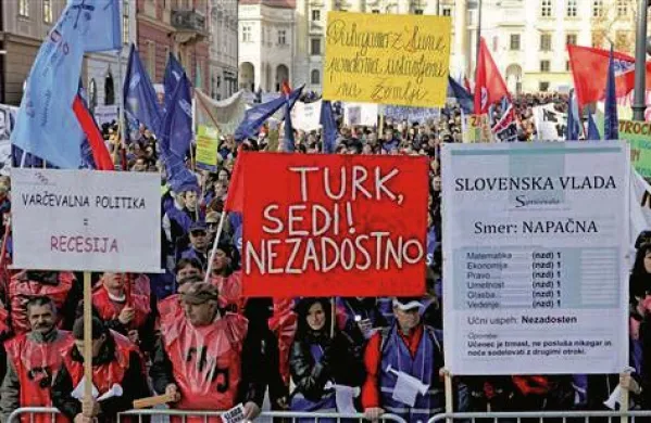 Na ljubljanskem Kongresnem trgu se je po navedbah organizatorjev zbralo okoli 30.000 ljudi iz vse Slovenije Foto: STA