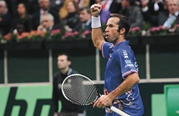 Takole se je odločilne zmage veselil Čeh Radek Štepanek
