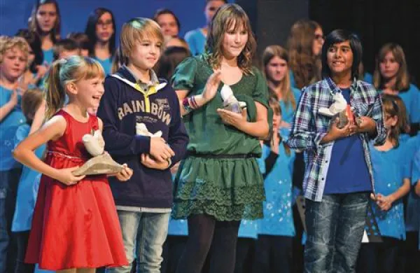 Nagrajenci Brinjevke 2012 (z leve) Kristina Čok, Žan Kos, Lara Podreka Kadić in An Černe