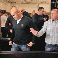 Dragana Tošića (na sredini) je senat po pričakovanjih oprostil 
