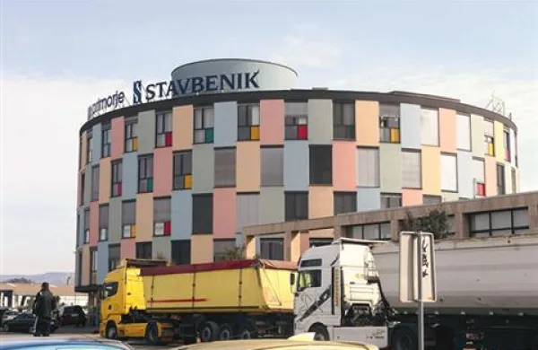 Okrožno sodišče v Kopru je  začelo stečajni postopek družbe Stavbenik