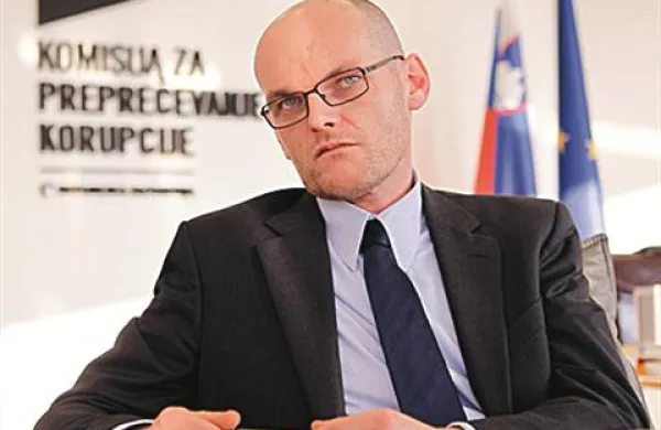 V Komisiji za preprečevanje korupcije so se danes odzvali na poziv predsedniškega kandidata Danila Türka, naj komisija več zadev pripelje do sodišča