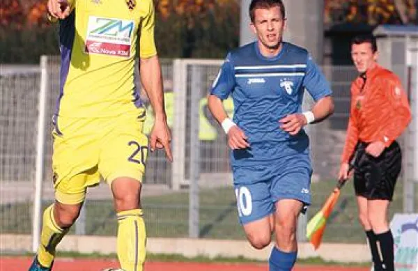Goran Cvijanović (v rumenem dresu) kaže pot do napredovanja 
