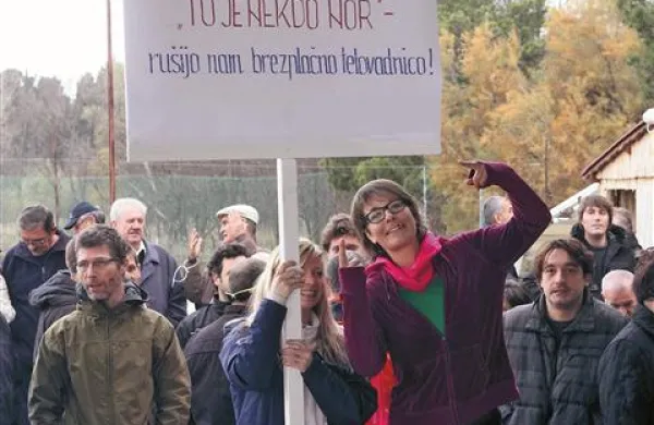 Ankarančani preprečili ru&scaron;itev odbojkarskih igri&scaron;č