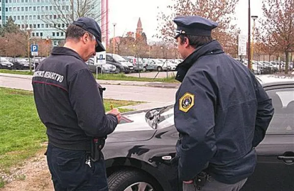 Pod drobnogled so vzeli enosmerno cesto v Podmarku, kjer zaznavajo težave, parkiranje tovornjakov na območju nekdanjega mejnega prehoda v Vrtojbi, ustavljanje in parkiranje na avtobusni postaji v središču Šempetra, pa tudi mirujoči promet na območju šempetrske bolnišnice