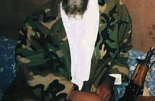 Pentagon se izgovarja, da ne najde fotografij ali video posnetkov napada v Abotabadu ali bin Ladnovega trupla. Prav tako  ne najdejo mrliškega lista, poročila o obdukciji in poročila o analizi DNK, s katero so potrdili, da gre res za bin Ladna.