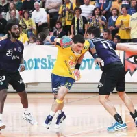 Filip Gavranović (z žogo) je dobro preigraval obrambne igralce Porta