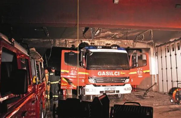 Požar so pogasili koprski poklicni gasilci in  piranski prostovoljci