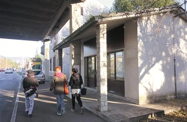 Če je občina ne bo zamenjala za svoje prostore ali kupila, bo nekdanja carinarnica prešla v last carinske uprave ... 