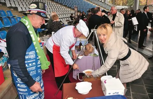 V Portorožu so letos gostinci v kotličku kuhali joto