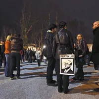 Protestniki v Ljubljani: Gorenak je &ldquo;fertik&rdquo;