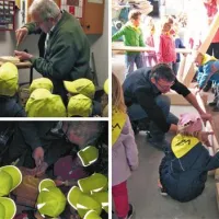 V glavah malih radovednežev so se porajala vprašanja, na katera sta jim  pomagala odgovoriti gozdarski inženir Vojko in njegov pomočnik Matevž 