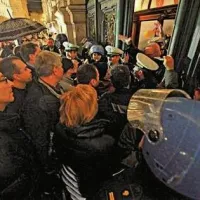 Trst protestira: Uplinjevalnika nočemo!