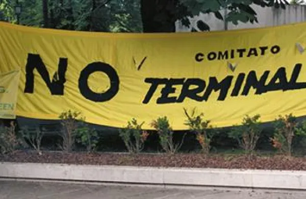 Danes  popoldne bo protestni shod proti plinskemu terminalu pred tržaško občino