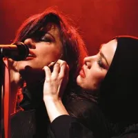 Koncert sta otvorili “pajkici” in priredba pesmi skupine The Cure Lullaby