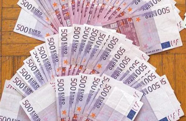 Obtoženi se na sodišču zagovarja zaradi ponarejenih bankovcev za 500 evrov